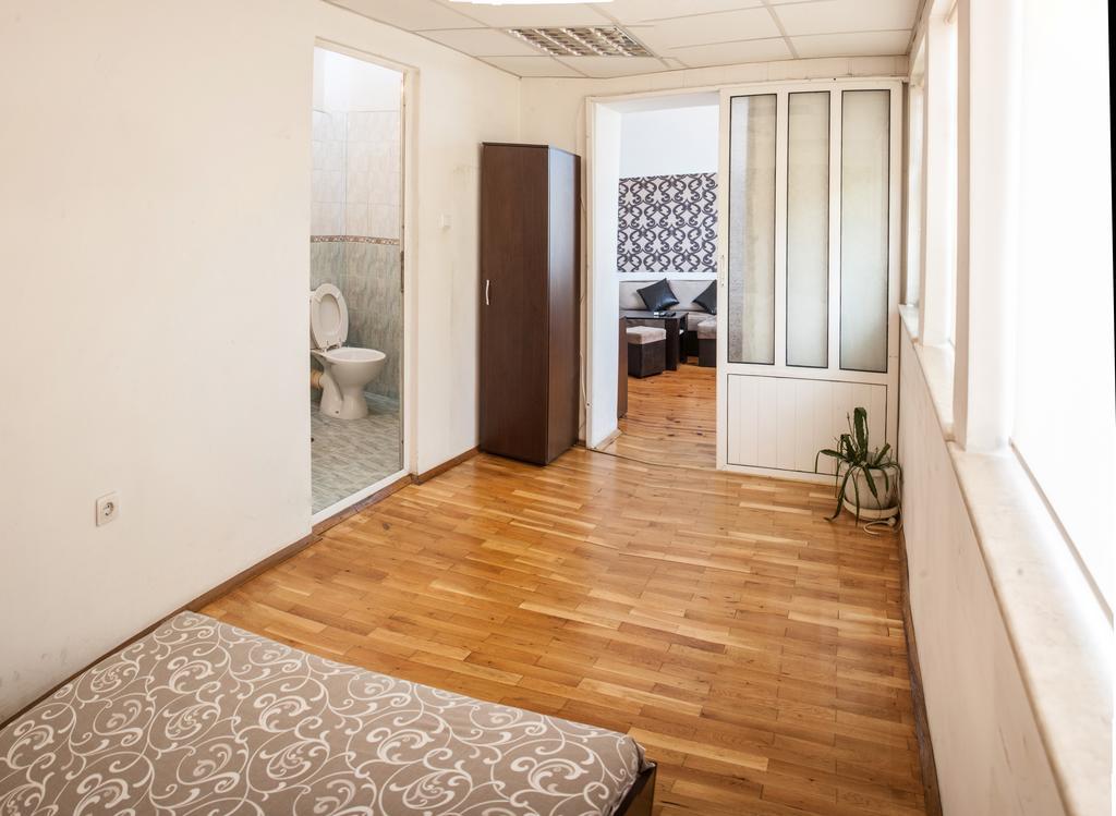 Guest Guest house *
